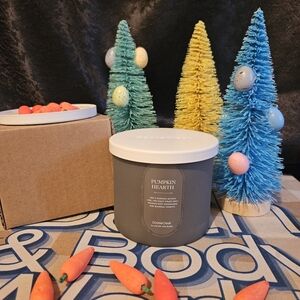 NWT Goose Creek Pumpkin Hearth 3-Wick Candle - Gray